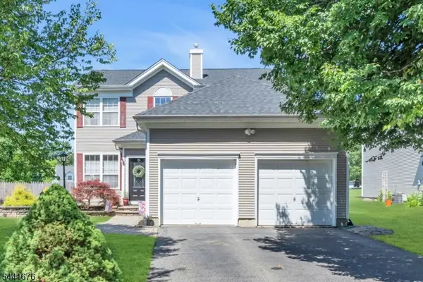 35 Musky Ridge Dr, Hackettstown Town, NJ 07840