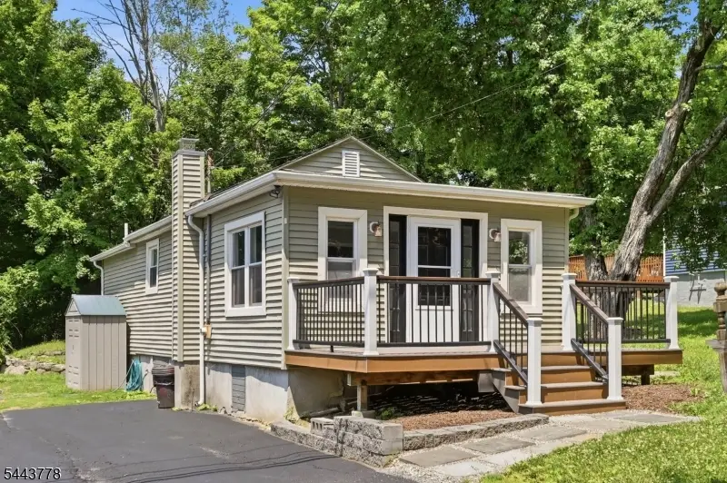 82 Fairview Dr, Milford, NJ 07480 - #1