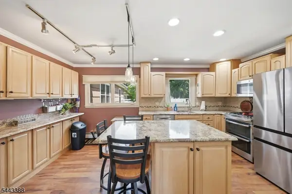 52 Roxbury Dr, Roxbury Twp., NJ 07847