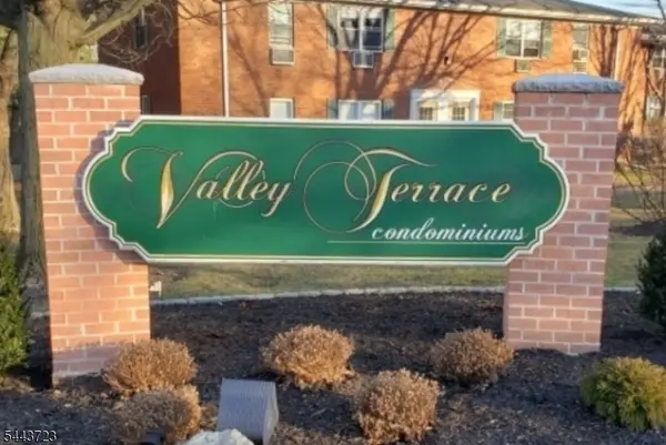 51 Hinchman Ave #2A, Wayne Twp., NJ 07470