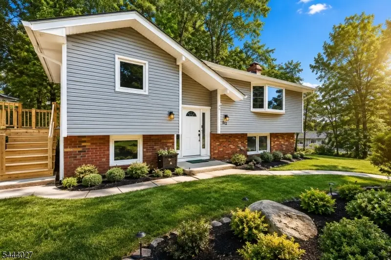 512 Lake Shore Dr, Hewitt, NJ 07421 - #1
