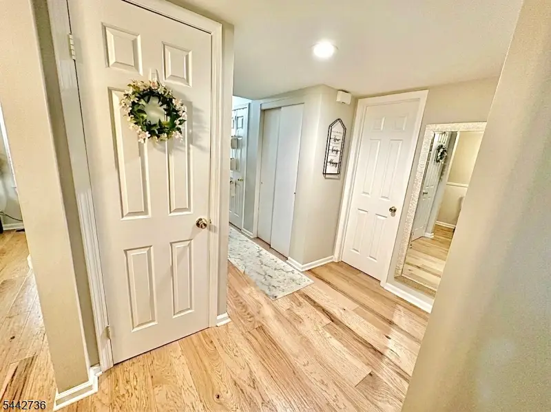 8 Plum Court, Raritan, NJ 08822 - #2