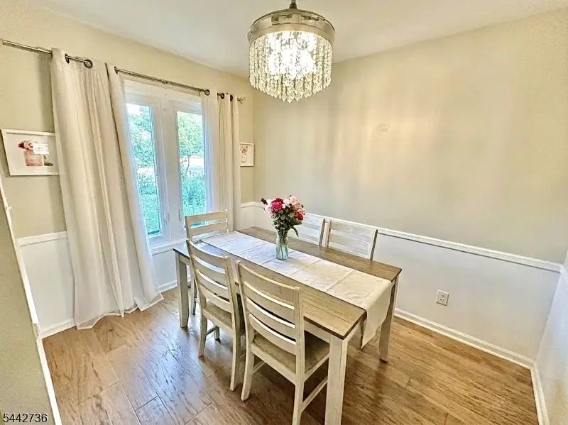 8 Plum Court, Raritan, NJ 08822 - #3