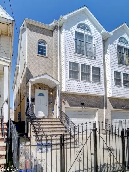 627 Hunterdon St, Newark, NJ 07108 - #1