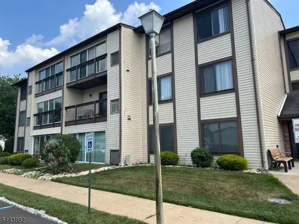 278 Crosse Dr #2H, Monroe Twp., NJ 08831