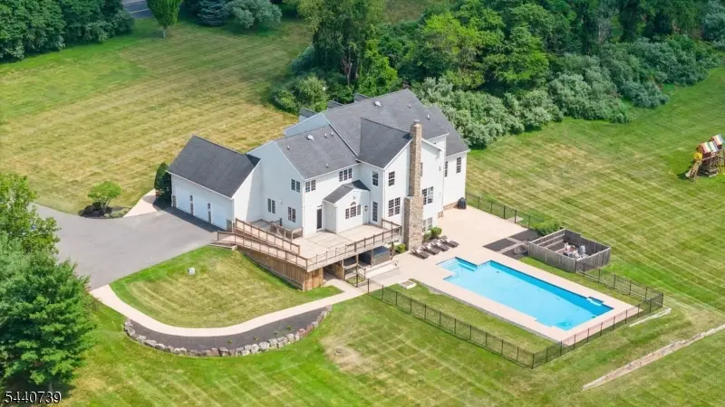 61 Perryville Rd, Pittstown, NJ 08867 - #2
