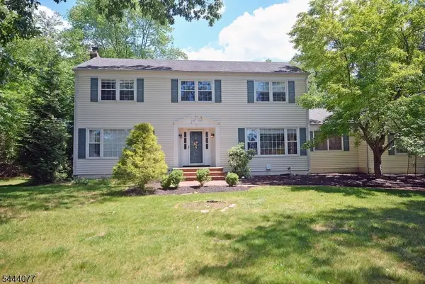 4 Heather Hill Way, Bridgewater Twp., NJ 08807