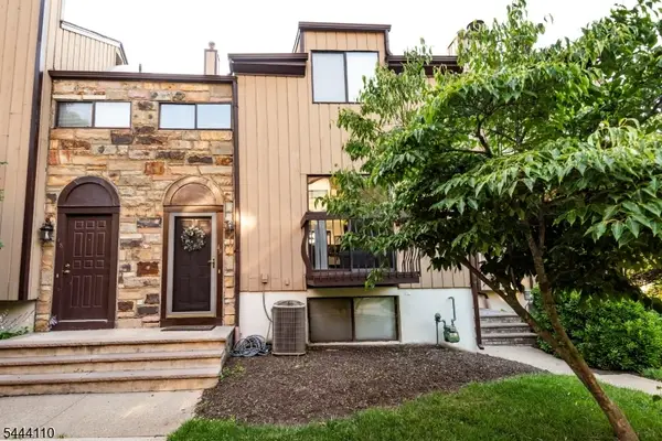 49 Bennington Sq, Washington Twp., NJ 07840