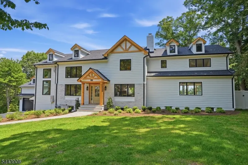 180 Roundtop Rd, Bernardsville, NJ 07924 - #2