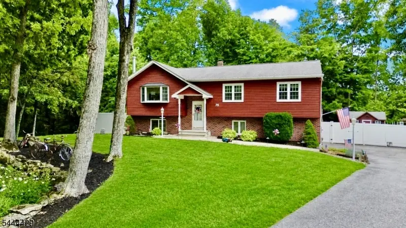 35 Deerfield Dr, Hardyston, NJ 07416 - #1
