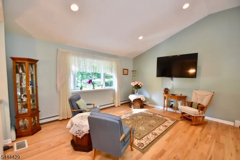35 Deerfield Dr, Hardyston, NJ 07416 - #3