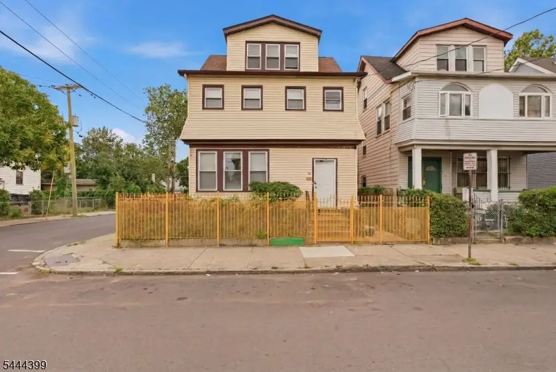 74 Smith St, Newark, NJ 07106 - #1
