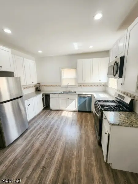 19 Cloverhill Pl, Montclair, NJ 07042 - #1