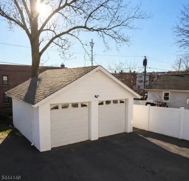 19 Cloverhill Pl, Montclair, NJ 07042 - #3