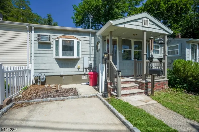 15 Van Wagoner Ave, Clifton, NJ 07013 - #2
