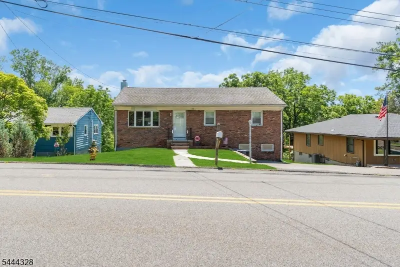 7 Cayuga Ave, White Meadow Lake, NJ 07866 - #1