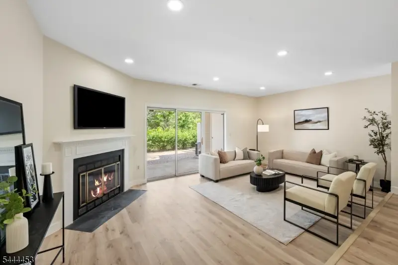51 Chelsea Ct, Franklin Park, NJ 08823 - #2