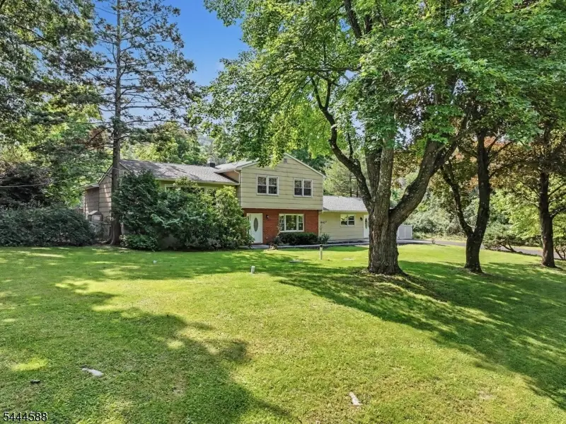 1652 County Rd 565, Vernon, NJ 07461 - #1