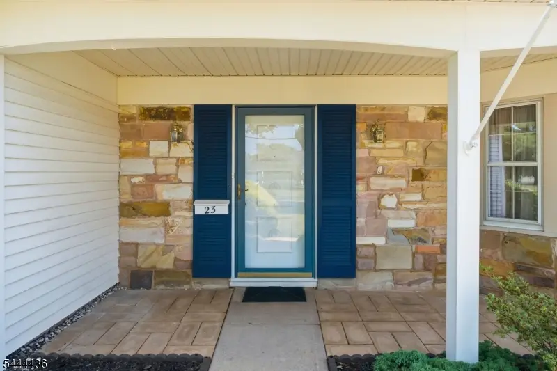 23 Sweetbriar Rd, Franklin, NJ 08873 - #2