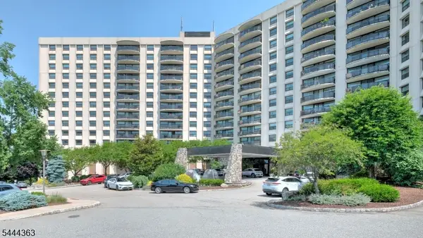 2 Claridge Dr #M W, Verona Twp., NJ 07044