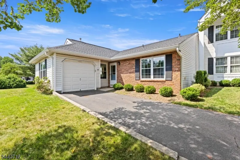 357 Cotswold Pl, Franklin, NJ 08873 - #1