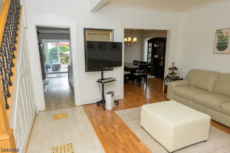 126 Post Ave, Lyndhurst, NJ 07071 - #3