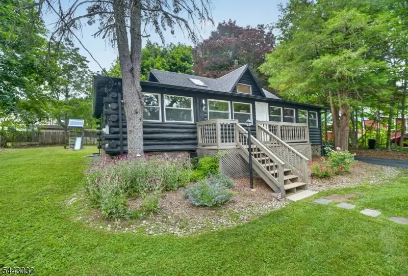 53 Lakeview Dr, West Milford, NJ 07480 - #1