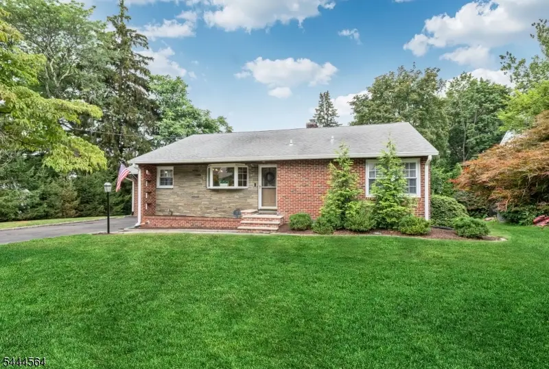15 Kingwood Dr, Great Notch, NJ 07424 - #3