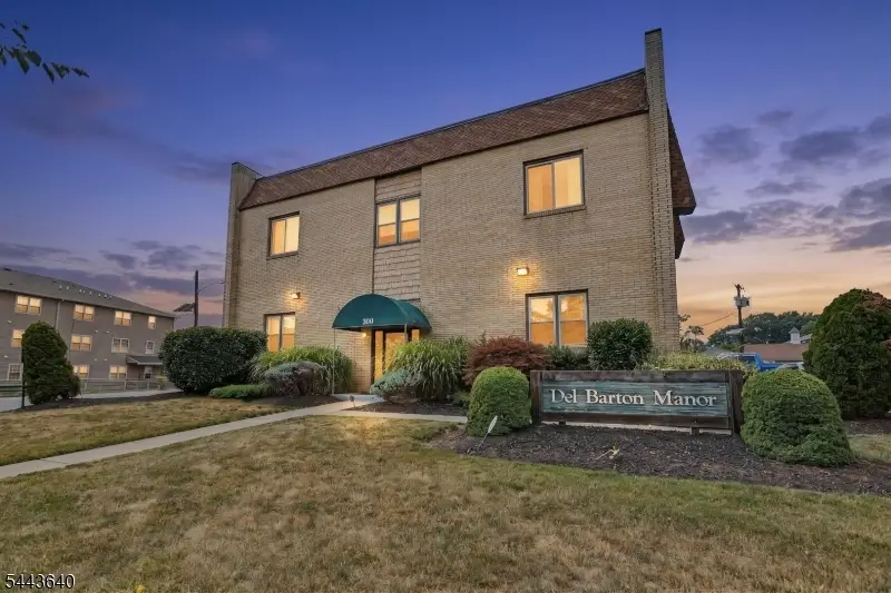 300 W Munsell Ave Cc5, Linden, NJ 07036 - #1