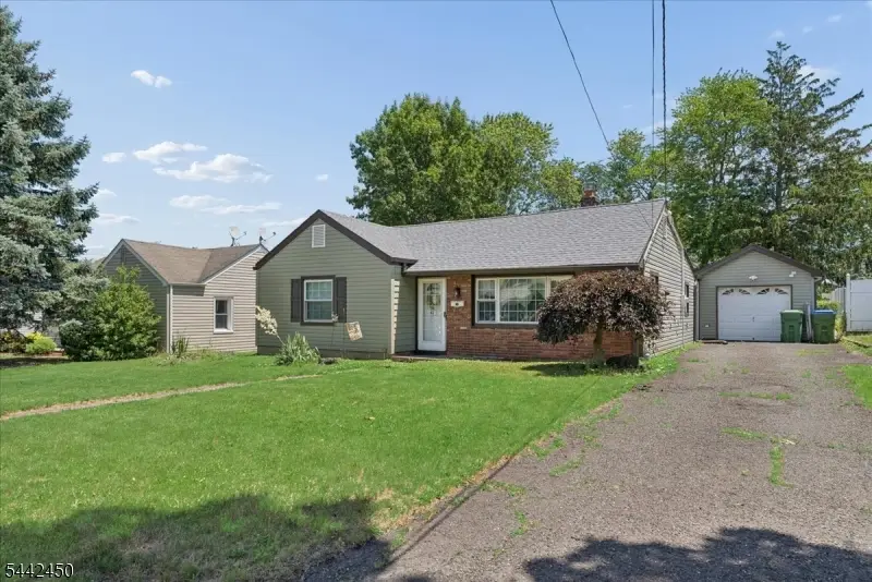 42 Walnut St, Edison, NJ 08817 - #3