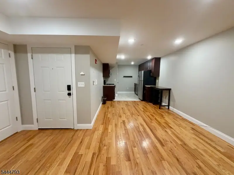 381 Communipaw Ave #1b, Jersey City, NJ 07304 - #2