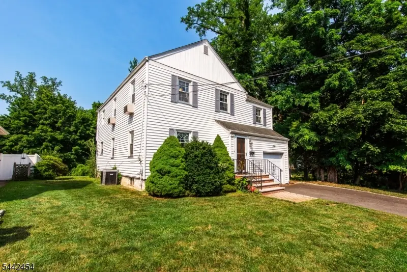 906 Maurice Ave, Rahway, NJ 07065 - #2