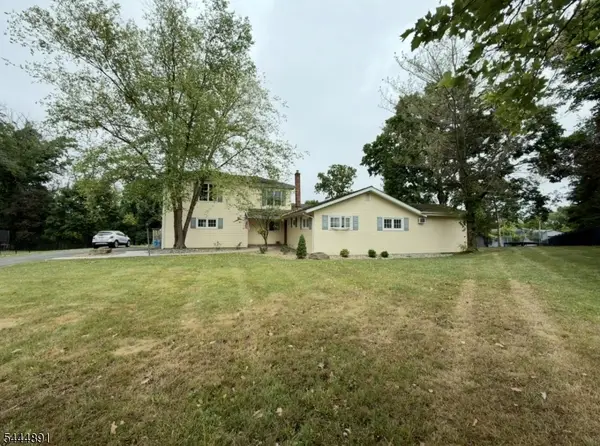 24 Beardslee Rd, Millstone Boro, NJ 08844