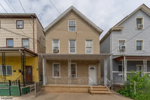 235 Pine St, Elizabeth City, NJ 07206