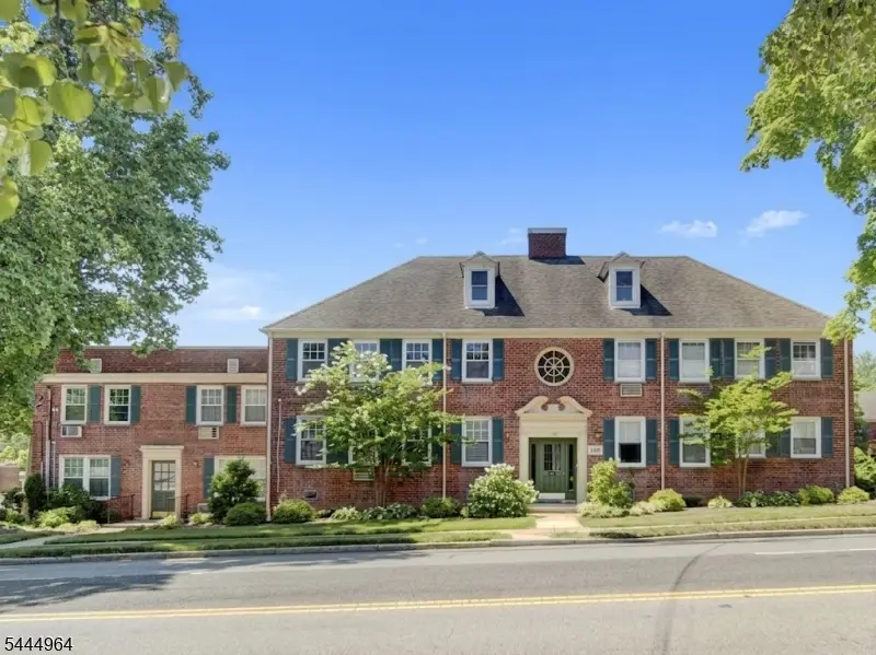 176 Millburn Ave #C004, Millburn, NJ 07041 - #1