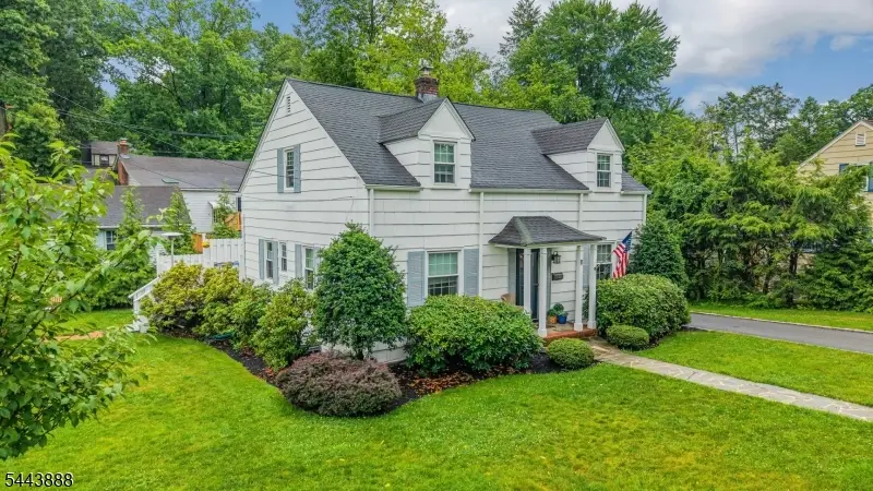 11 Manor Rd, Verona, NJ 07044 - #2