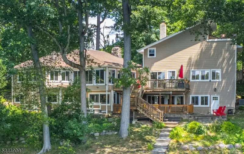 146 Lakewood Dr, Denville, NJ 07834 - #2
