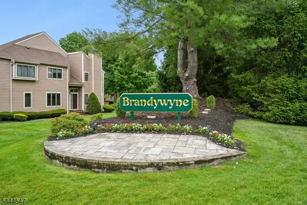 81 Gabriel Dr, Montville Twp., NJ 07045