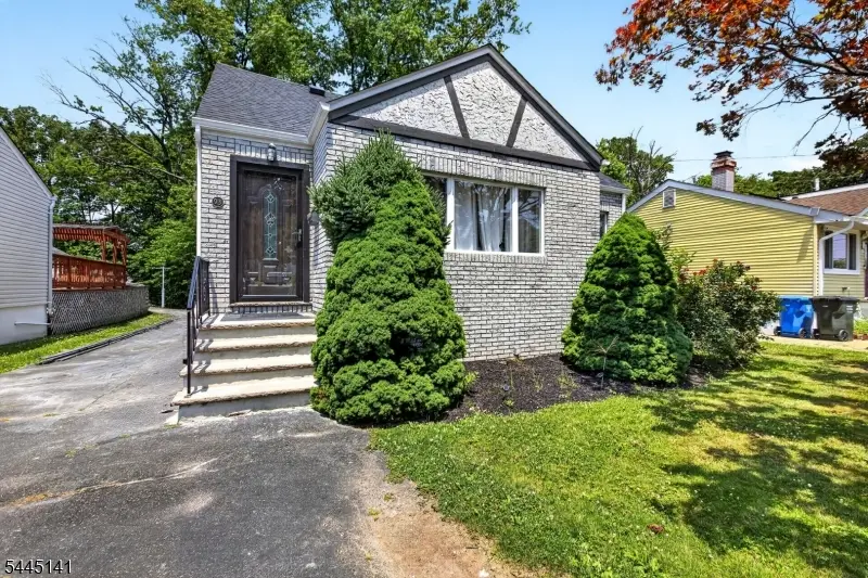 93 Gaywood Ave, Colonia, NJ 07067 - #3