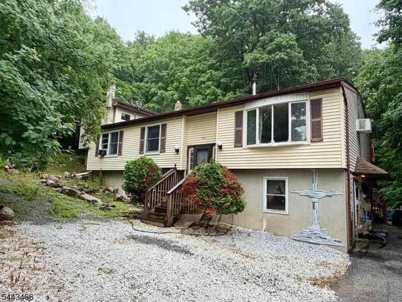 120 Barry Dr N, Vernon, NJ 07422 - #1