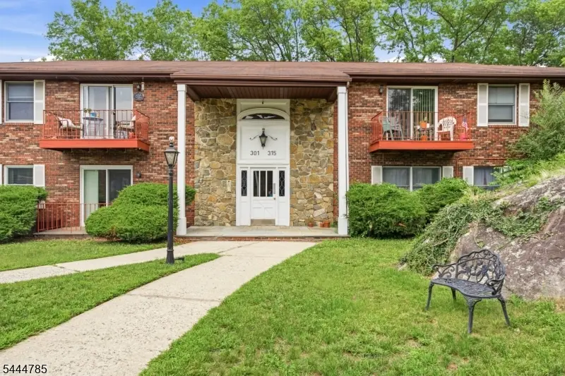 315 Ringwood Ave, Pompton Lakes, NJ 07442 - #1
