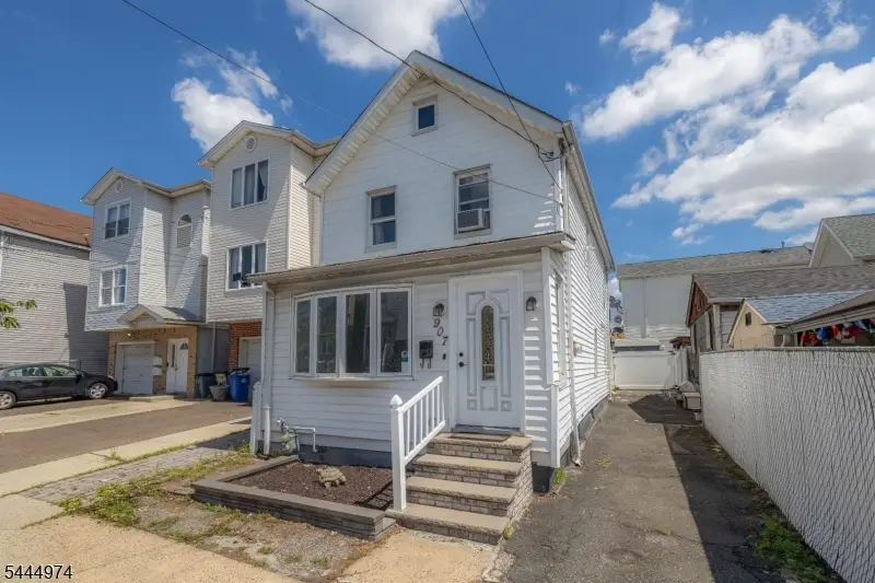 907 Bond St, Elizabeth, NJ 07201 - #1