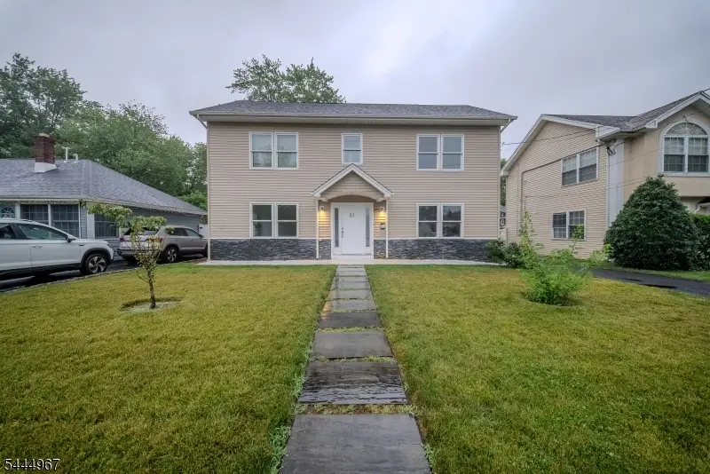 51 Greenwich Dr, Bergenfield, NJ 07621 - #1