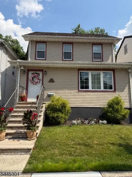 56 Essex Ave, Maplewood Twp., NJ 07040