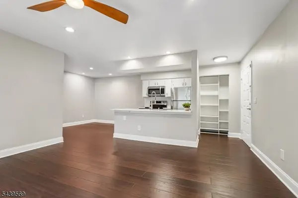 74 Marlowe Ct, Franklin Twp., NJ 08873
