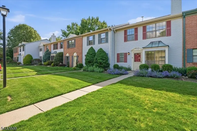 2 Veros Ln, Franklin Park, NJ 08823 - #3