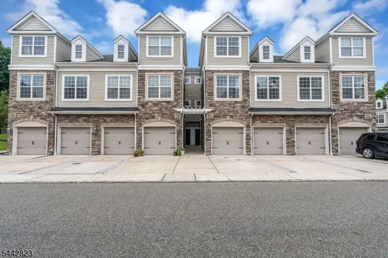 504 Lopez Ln, Morris Plains, NJ 07950 - #1
