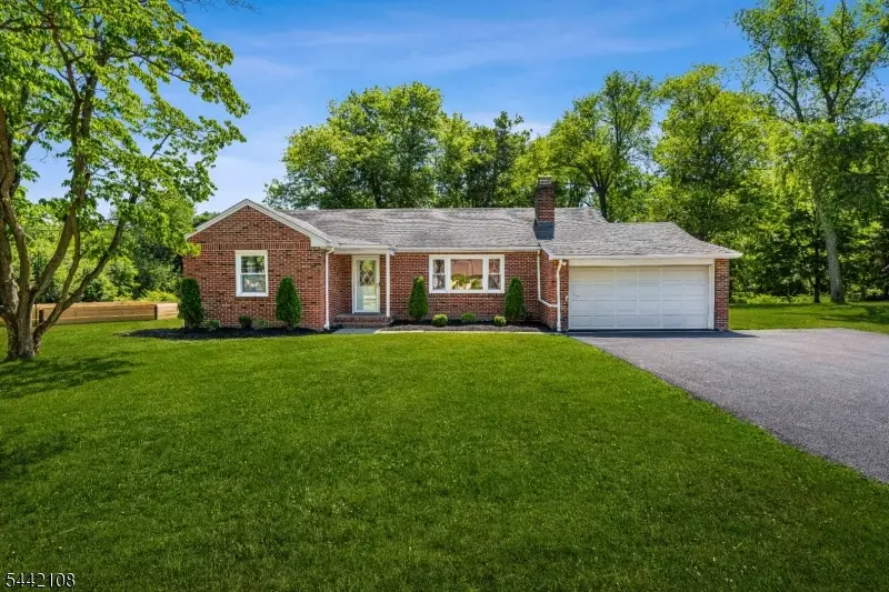 37 Barley Sheaf Rd, Raritan, NJ 08822 - #1
