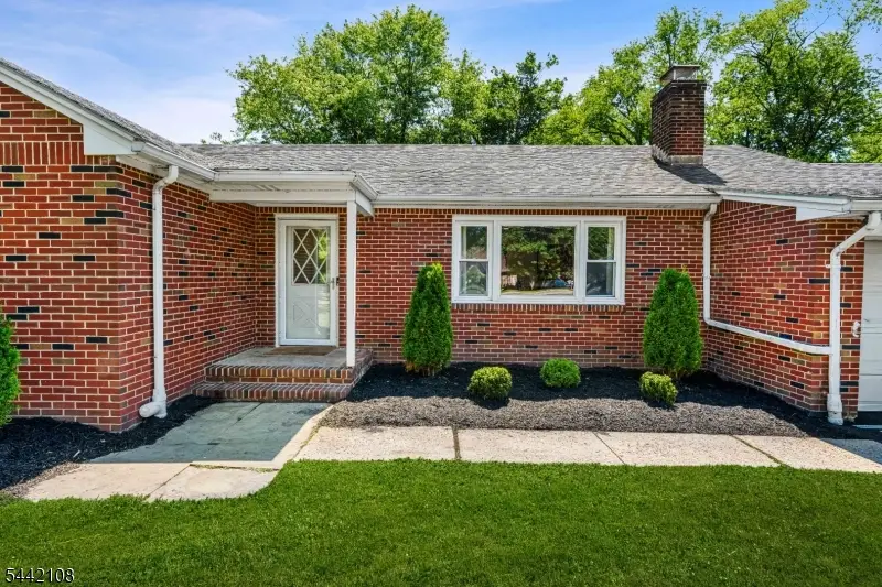 37 Barley Sheaf Rd, Raritan, NJ 08822 - #2
