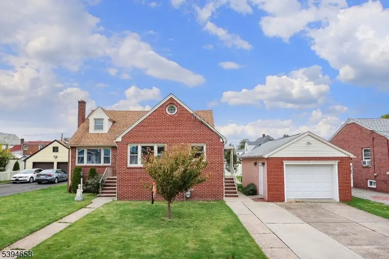 825 Dennis Pl, Linden, NJ 07036 - #1